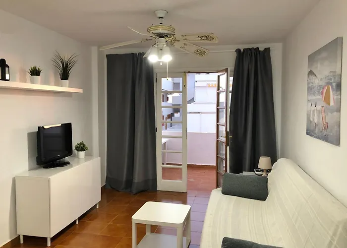 Apartamento Elisa En Garden City Con Piscina Climatizada
